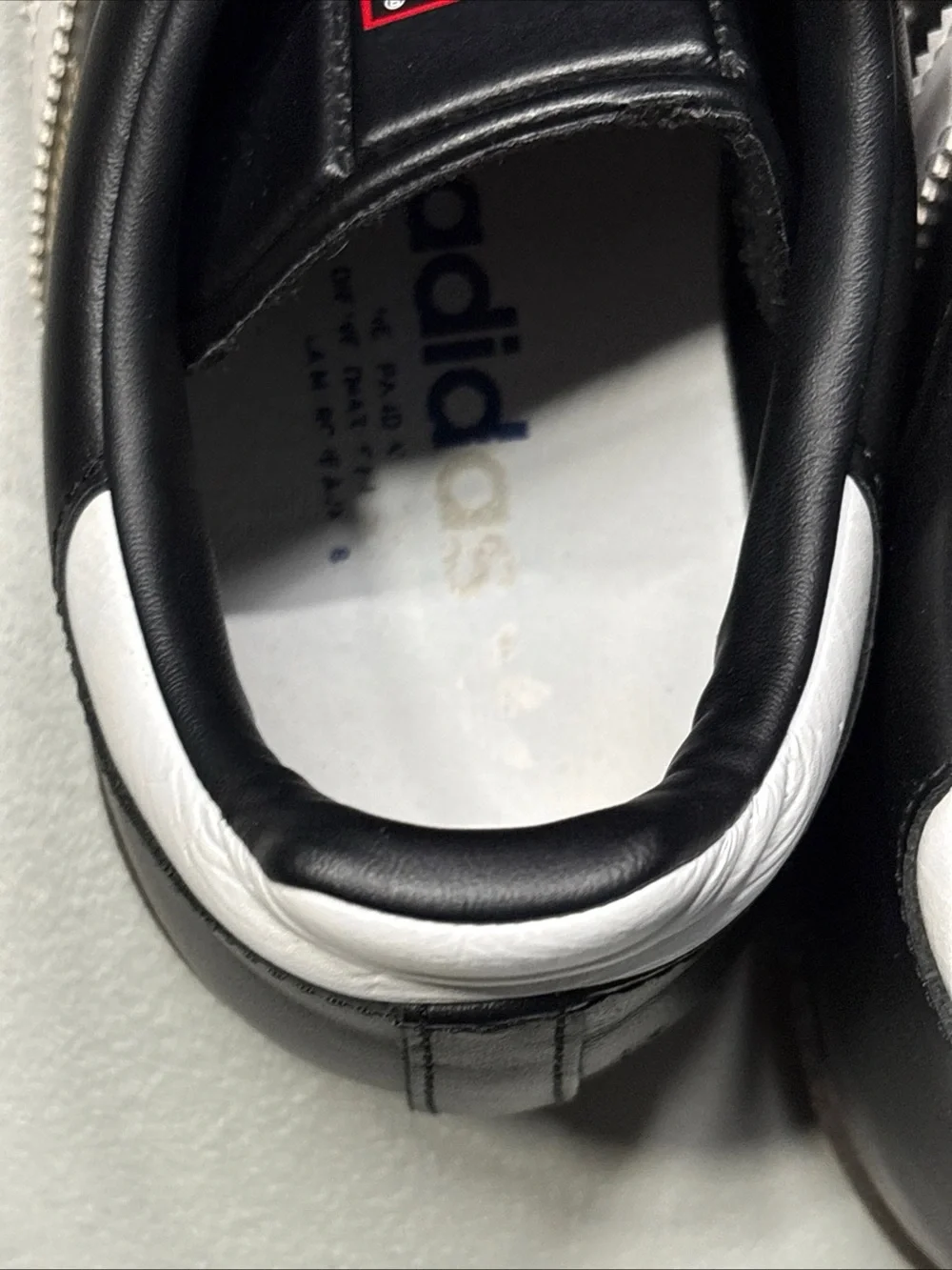 Adidas Samba Men Size US 9 Black & White Classic Shoes Sneakers 004001